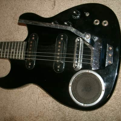 80's or 90's  Synsonics Terminator guitar black with built in speaker SEE VIDEO image 2