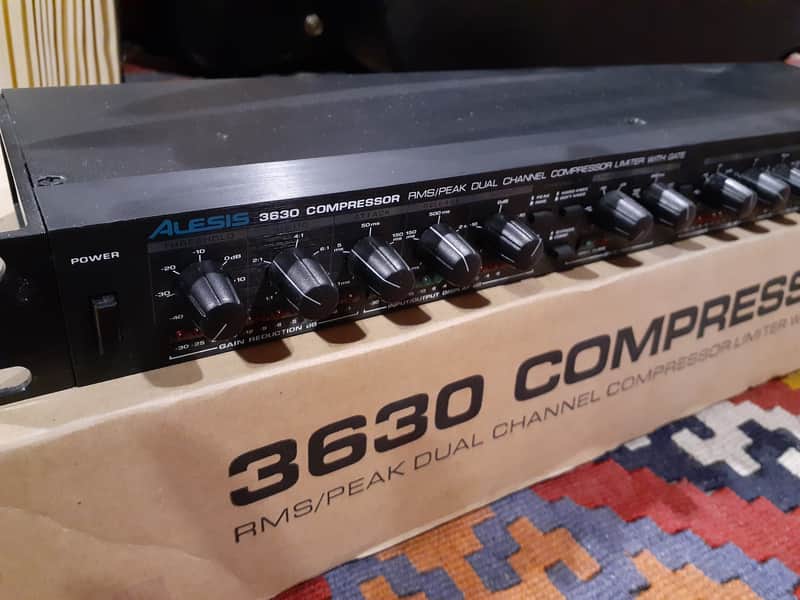 Alesis 3630 Dual-Channel Compressor / Limiter with Gate | Reverb