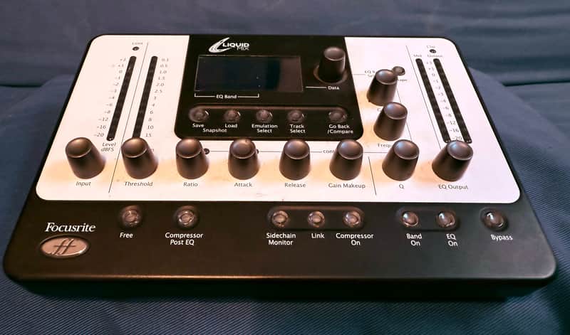 Focusrite Liquid Mix 32 2010s - Silver image 1