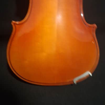 Suzuki 3/4 Violin w/case, bow, and rosin image 14