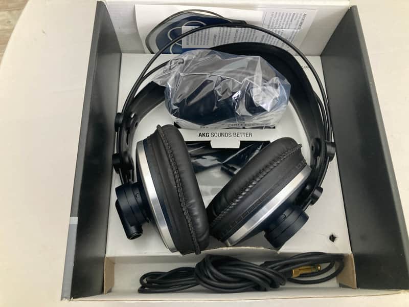 Used AKG K 271 MKII