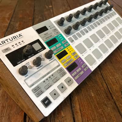 Arturia BeatStep Pro + Stand