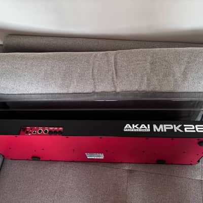 Akai MPK261 (2018) + Decksaver lid image 3