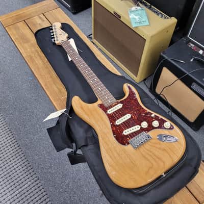 Fender FSR Standard Stratocaster With Bag 2007 Natural image 1