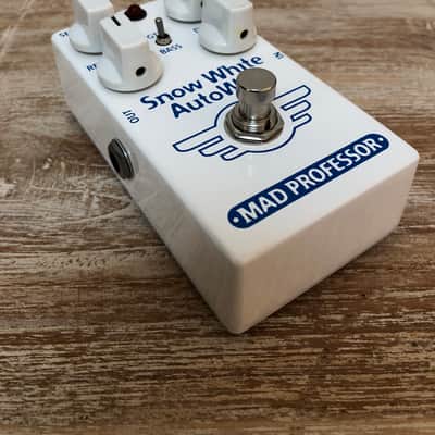 Mad Professor Snow White Auto Wah with Guitar/Bass Switch 2010s - White image 3