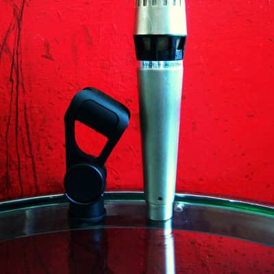 1980's AKG D1000M / D1000E Cardioid Dynamic Microphone Low Z w mic clip Led Zeppelin # 2 image 14