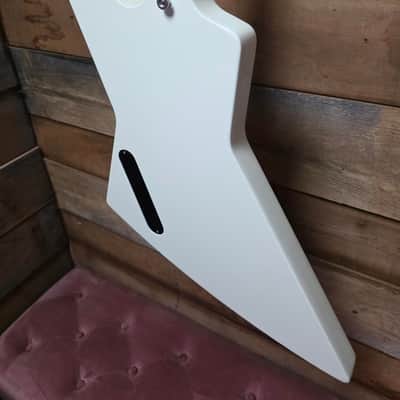 Gibson USA 70's Explorer - Classic White w/Case image 12