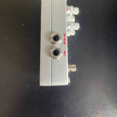 DigiTech Dirty Robot Synth Pedal 2010s - Graphic image 4
