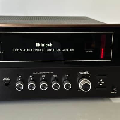 McIntosh C31V Audio/Video Control Center image 5