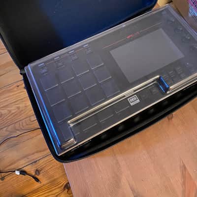 Akai MPC Live Standalone Sampler / Sequencer 2017 - 2020 - Black image 3