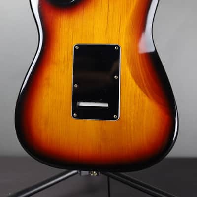 Fender Stevie Ray Vaughan Stratocaster with Pau Ferro Fretboard 1995 - 3-Color Sunburst image 4