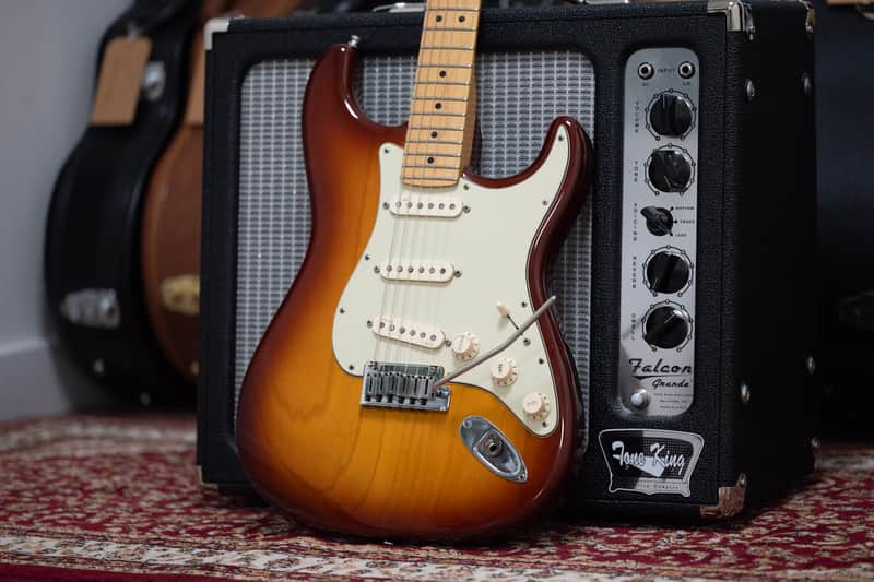 Fender American Deluxe Stratocaster Ash 2011 - 2016 | Reverb Canada