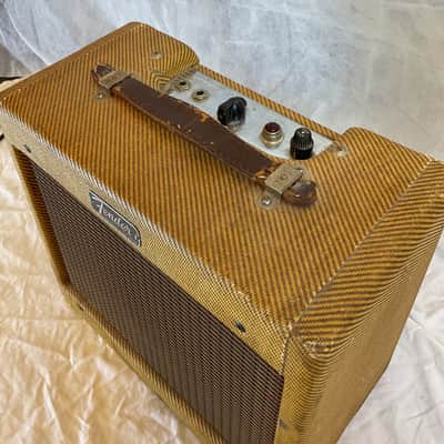 Fender Champ 5F1 Narrow Panel 5-Watt 1x8" Guitar Combo 1963 image 3