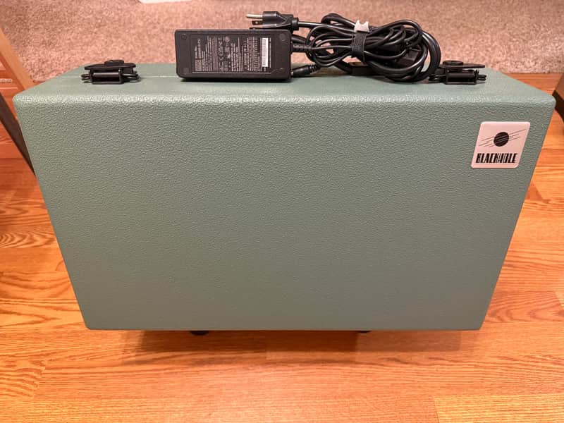 Blackhole 7U 104HP Case (Threaded rails, deep lid) image 1