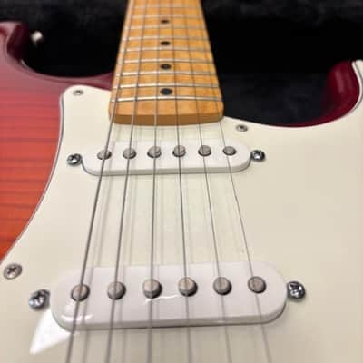 Fender Stratocaster 2010's - Cherry Sunburst image 4