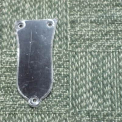 open package (near A+) unknown brand Epiphone 3 Hole Truss Rod Cover, blank (NO info), 2 ply (black front side / white bevelled edge, & white back side), bell shape + silver screws (TOP SIDE of cover has clear plastic over it), from 2020s image 12