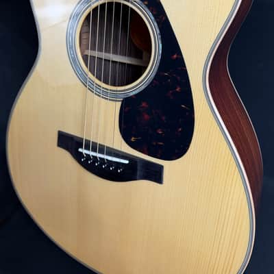 Yamaha LS16 ARE Grand Concert Acoustic-Electric Guitar Gloss Natural w/ Soft Case image 7