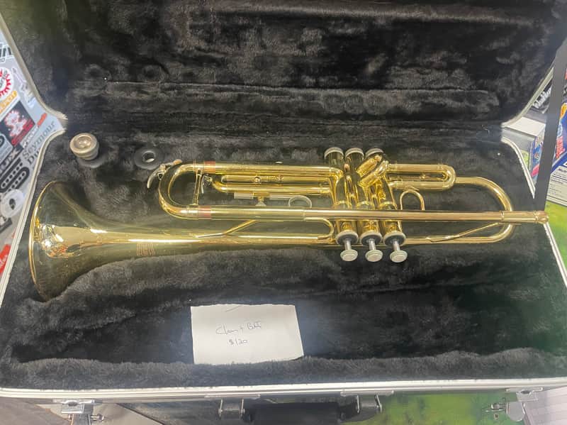 Bundy BTR-300 Series Student Bb Trumpet 2010s - Lacquered Brass image 1