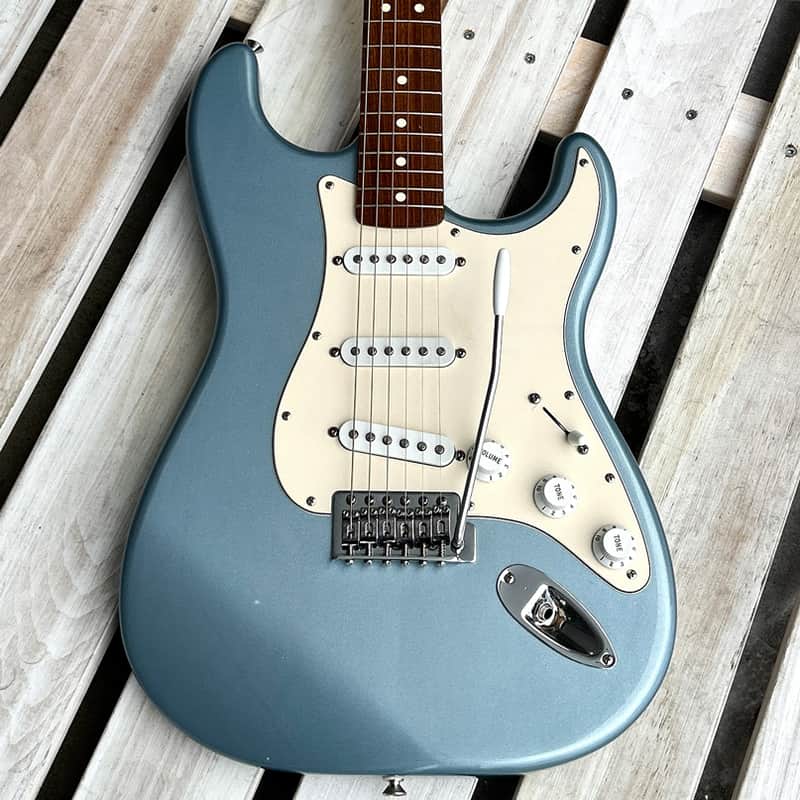2003 Fender Standard Stratocaster Blue Agave w/Case