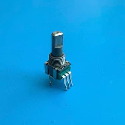 ROLAND MC-505 Groovebox Sequencer Part: 3-Pin Potentiometer 103B Pot [10KB]