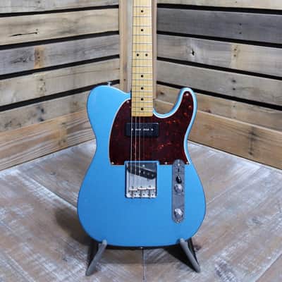 Used (2017) Fender Limited-Edition Classic Series '50s Telecaster Lake Placid Blue with Hardshell Case image 3