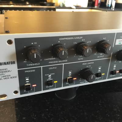 超希少！　【BEHRINGER】 MDX8000　マルチバンドコンプレッサー Behringer Combinator MDX-8000 Multiband Compressor/ Limiter - Rare