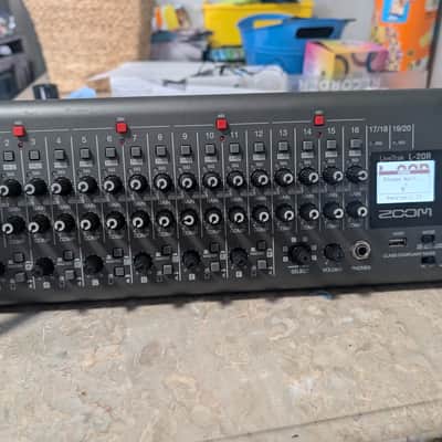 Zoom LiveTrak L-20R Rackmount Digital Mixer / Recorder 2010s - Grey / Blue image 1