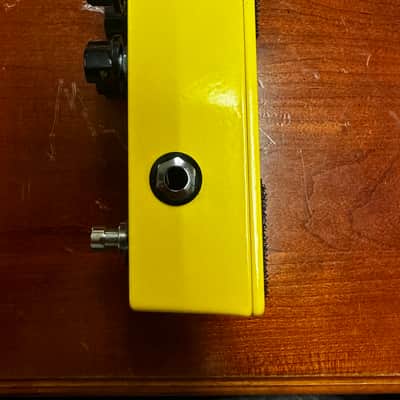 JHS Charlie Brown V4 2016 - Present - Yellow image 2