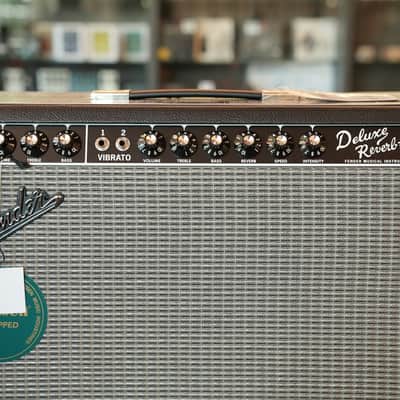 Fender '65 Deluxe Reverb Reissue 22-Watt 1x12" Guitar Combo  Black image 3