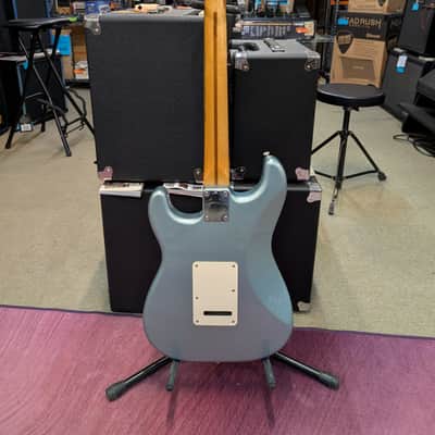 Fender Standard Stratocaster RW 2001 image 10