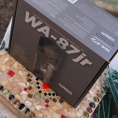 Warm Audio WA-87jr Large Diaphragm Multipattern Condenser Microphone 2025 - Black image 3