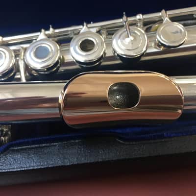 Vintage 1963 W.S Haynes Handmade Solid Silver Flute, New Pads, with 14K Gold Lip; with Case image 2
