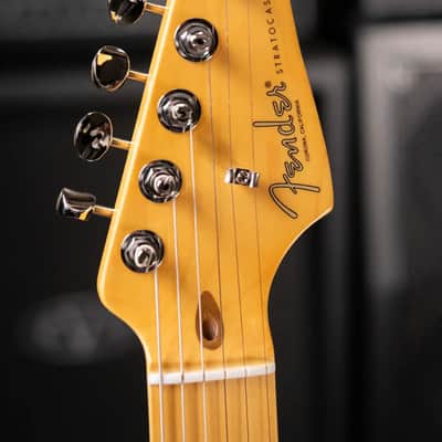 Fender American Professional Classic Stratocaster HSS Electric Guitar - 3-Color Sunburst with Gig Bag image 5