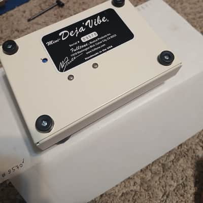 Fulltone Mini-Deja Vibe 2013 - White image 2