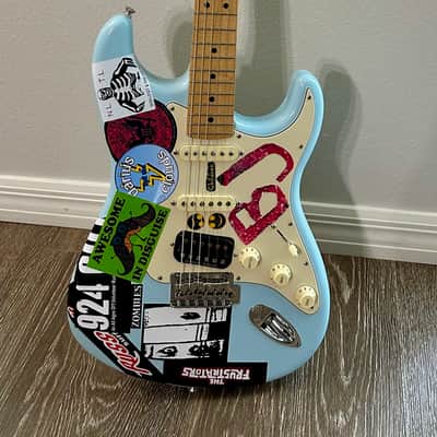 Billie Joe Blue Replica image 1