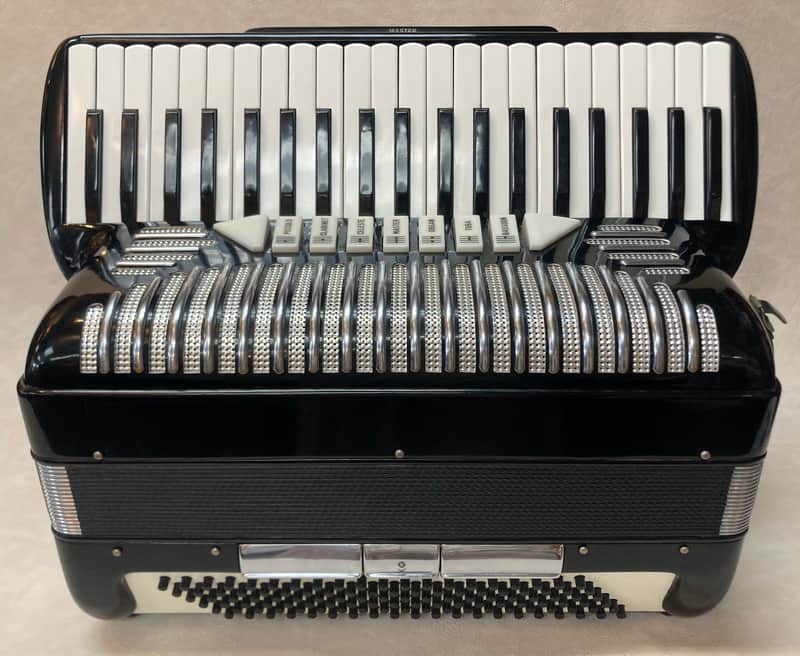 CRESTONE 3-REED ACCORDION #CWTC527 image 1