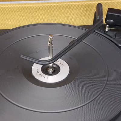 Crosley CR89 1950’s Stack-o-Matic Traveler Record Player image 7