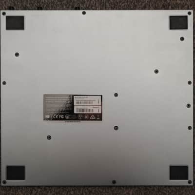 Native Instruments Maschine Plus with Bonus: Protective hard cover image 3
