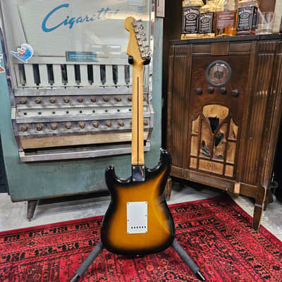 1994 Fender 54' Reissue Stratocaster ST-54  MIJ Sunburst image 5