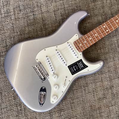 Fender Player Stratocaster with Pau Ferro Fretboard 2018 - Present - Silver image 1