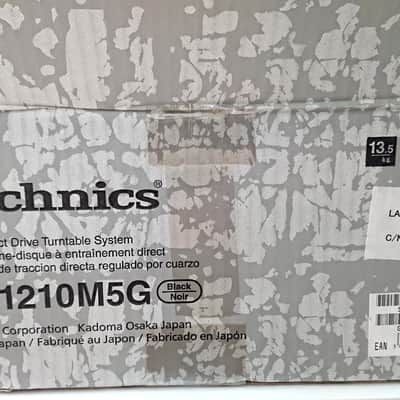 Technics SL-1210M5G (new in the box + 2 original dust covers) - Black image 8