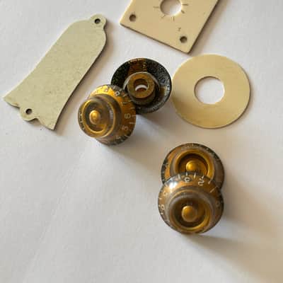 Gibson aged set Top Hat knobs, Jack plate Toggle switch plate and historic truss rod cover, relic, Les Paul Top Hat knobs and jack plate, Les Paul, relic | 59 Parts image 3