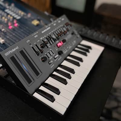 Roland SH-01A + K-25M Keyboard Boutique Series Monophonic Synthesizer Module 2017 - Present - Gray image 2