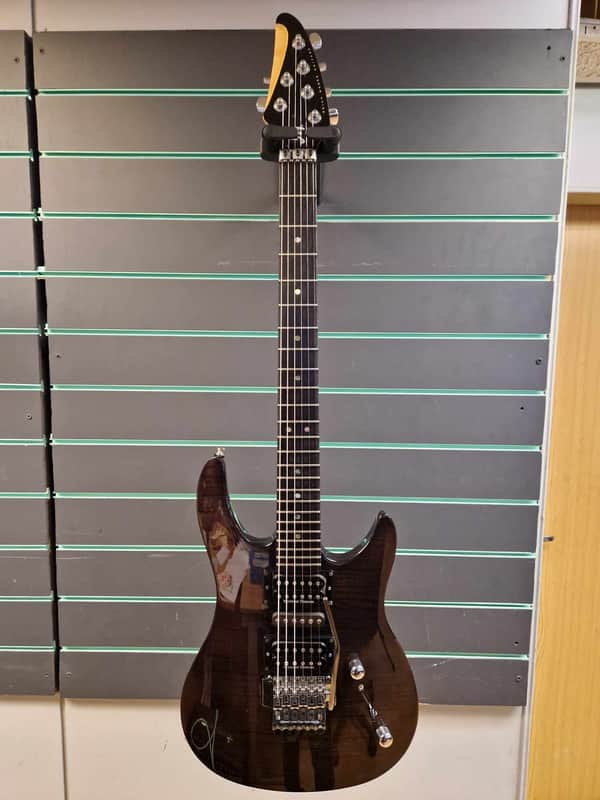 Brian Moore(ブライアンムーア) i9f i2000 希少レア Brian Moore ブライアンムーア i9f i2000 希少レア ストラト Brian