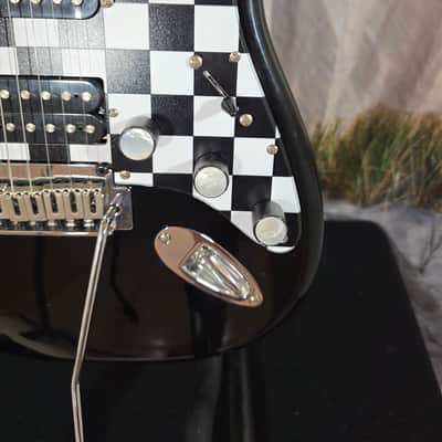 Fender Squier Starcaster HSS standard series 2018 - Black image 3