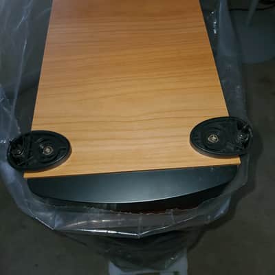 Pair of Paradigm Monitor 11 v5 floor tower speakers Maple/Natural color image 22