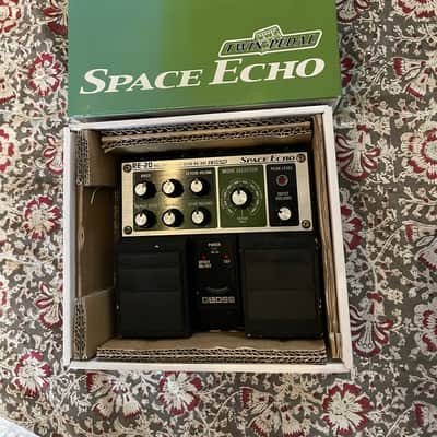 Boss RE-20 Space Echo 2007 - Present - Green image 3