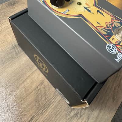Walrus Audio Mira Optical Compressor 2022 - 2023 - Smoky Grey / Keyhole Graphic image 3