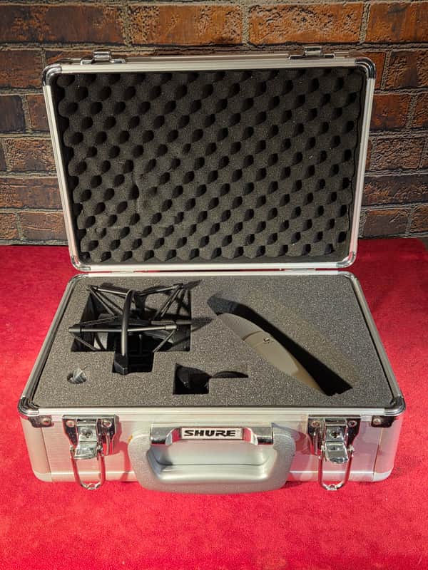 Shure KSM32 / SL Medium Diaphragm Cardioid Condenser Microphone