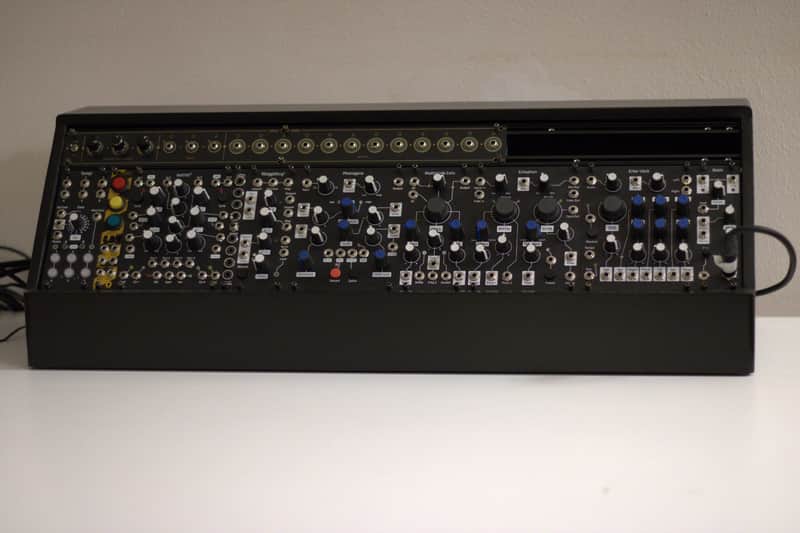 Make Noise System Concrete Expanded with custom case imagen 1